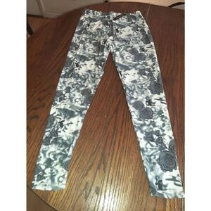 New Plus One Size 10-14 Eevee Grey Off White Rose Floral Buttery Soft Leggings